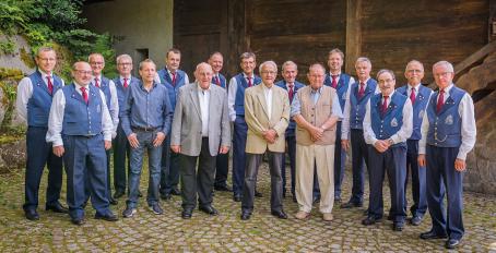 Unsere aktiven & passiven Ehrenmitglieder im Jubiläumsjahr » Gerhard Dold / Gerhard Witt / Werner Gisler / Wendelin Brucker / Albert Brucker / Markus Neumaier / Heinrich Krämer /  Michael Brosamer / Erich Vollmer / Xaver Neumaier (Schluchstraße ) / Xaver Neumaier (Breitebene) / Walter Ostrowski / Werner Dold /  Hermann Brosamer / Albert Obert / Heinrich Uhl / Siegfried Dorer Es fehlen: Wendelin Kaspar / Hans-Jürgen Klaussner / Erwin Neumaier (Hauptstraße) / Erwin Neumaier (Mittelweiler) / Peter Ries / Anton Suhm 